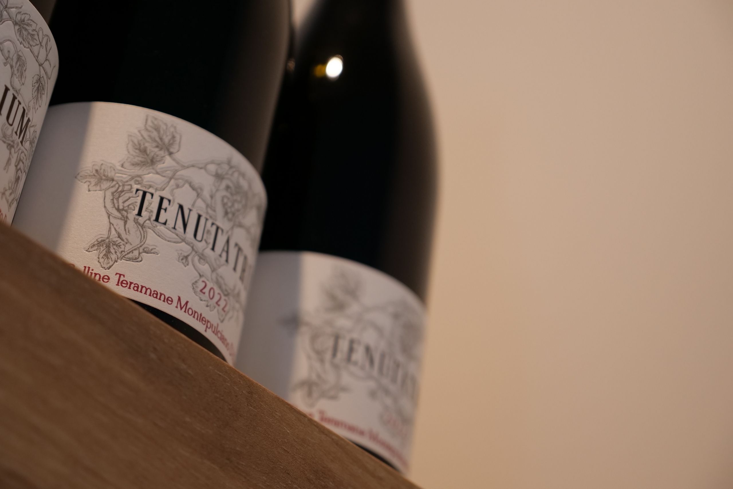 bottiglie Montepulciano Agriturismo cena degustazione in cantina Tenuta Trium a Notaresco di Teramo