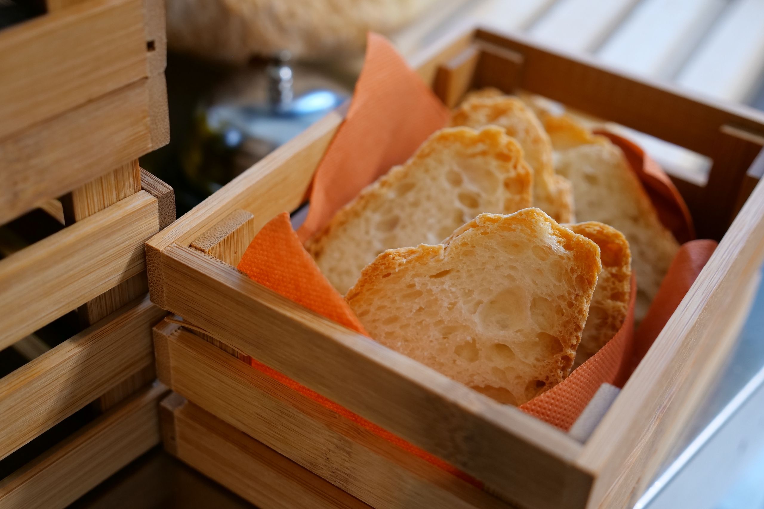cestino di pane Agriturismo cena degustazione in cantina Tenuta Trium a Notaresco di Teramo