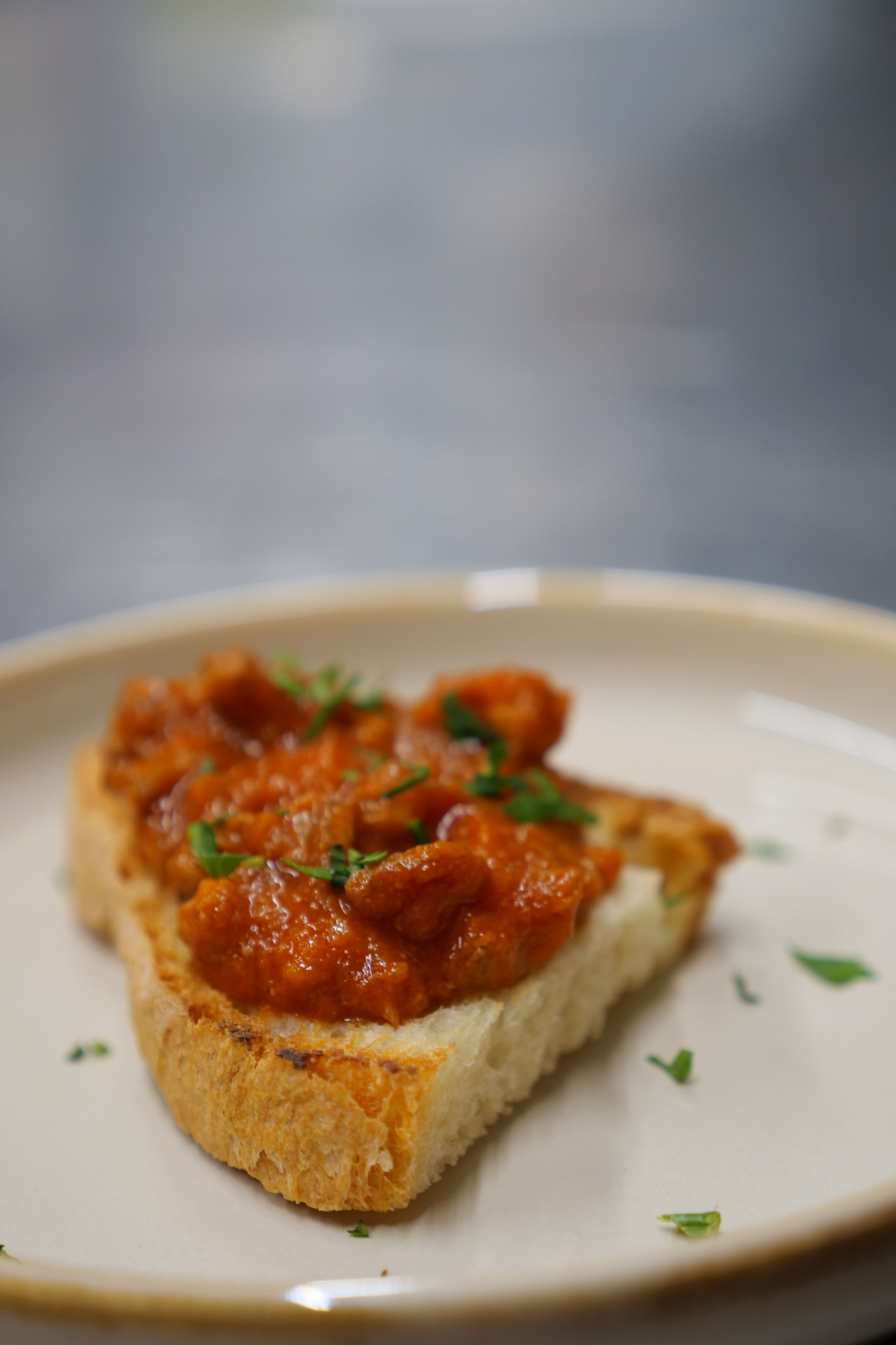 bruschetta con pomodoro Agriturismo cena degustazione in cantina Tenuta Trium a Notaresco di Teramo